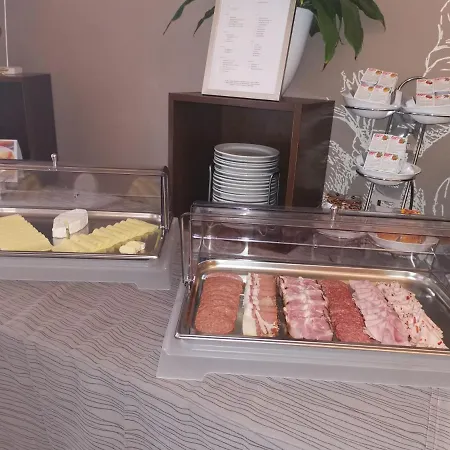 Stadthotel Hauser Eck Санкт-Пёльтен