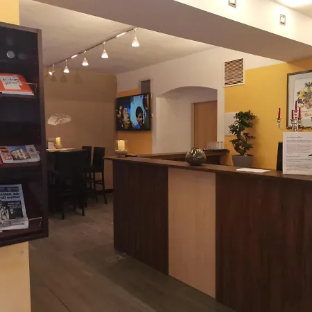 Отель Stadthotel Hauser Eck Санкт-Пёльтен
