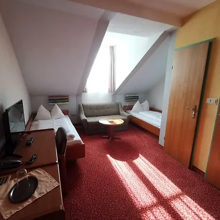Stadthotel Hauser Eck 2* Санкт-Пёльтен